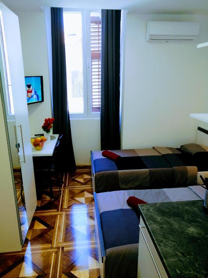 Zpula Center Studio Apartments エクステリア 写真
