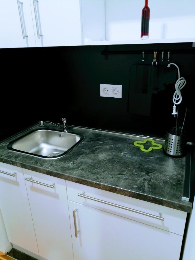 Zpula Center Studio Apartments エクステリア 写真
