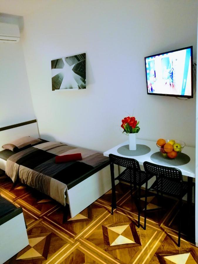 Zpula Center Studio Apartments エクステリア 写真