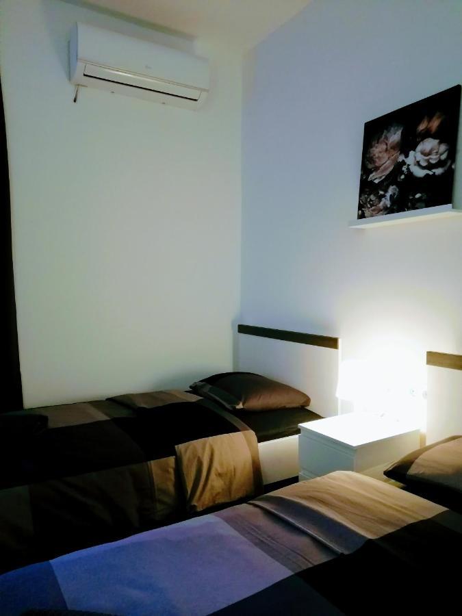 Zpula Center Studio Apartments エクステリア 写真