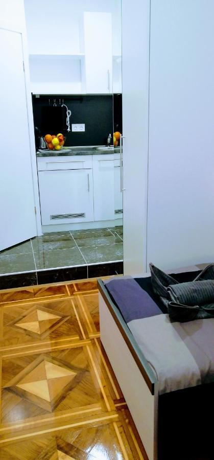 Zpula Center Studio Apartments エクステリア 写真