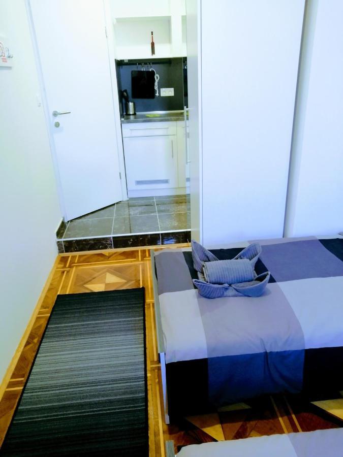 Zpula Center Studio Apartments エクステリア 写真