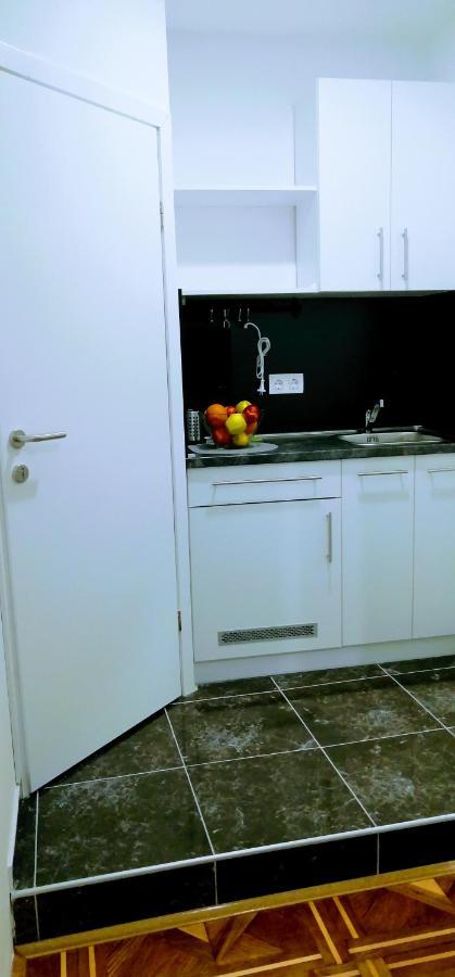 Zpula Center Studio Apartments エクステリア 写真