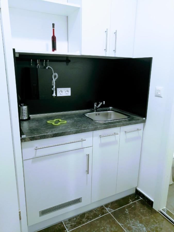 Zpula Center Studio Apartments エクステリア 写真