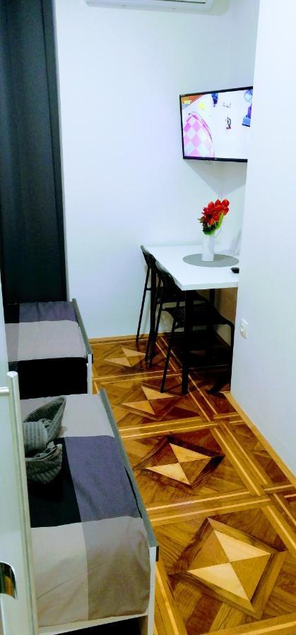 Zpula Center Studio Apartments エクステリア 写真