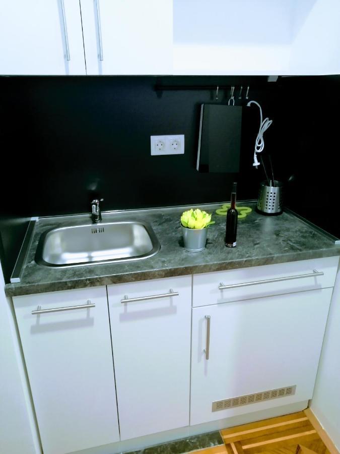 Zpula Center Studio Apartments エクステリア 写真
