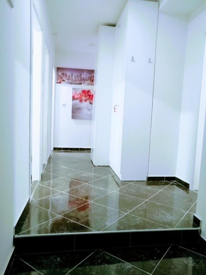 Zpula Center Studio Apartments エクステリア 写真